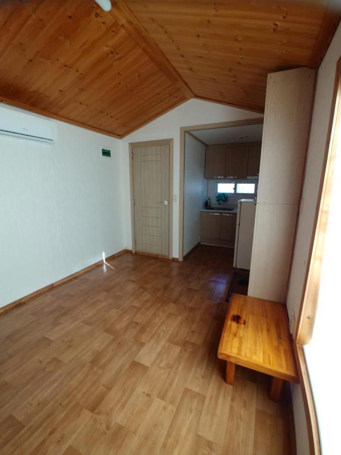 The Red House Motel Sokcho Exterior photo