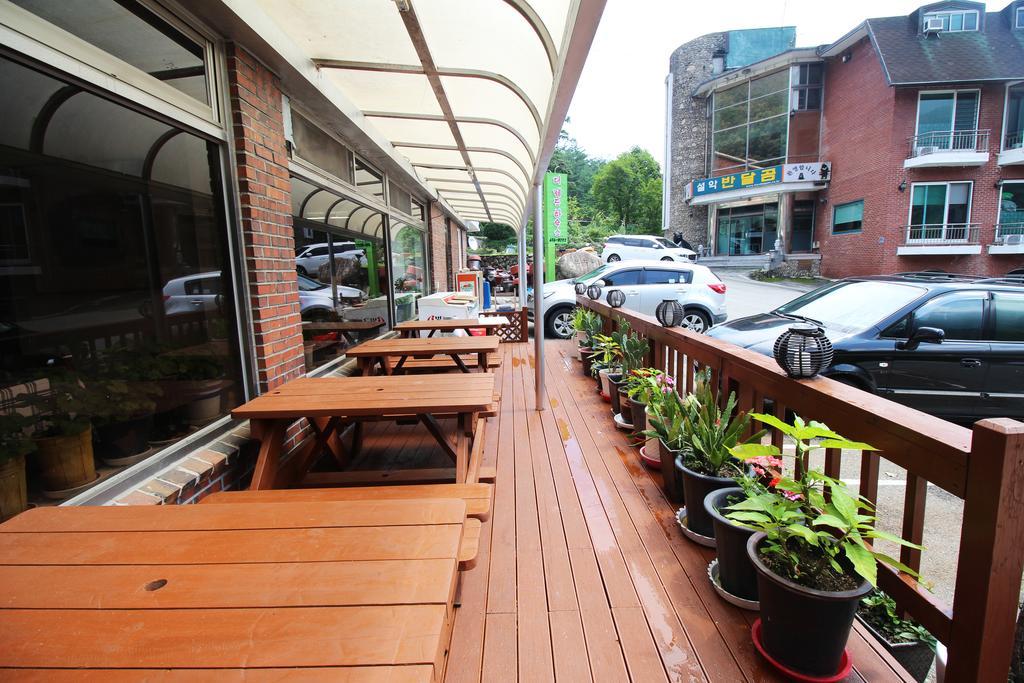 The Red House Motel Sokcho Exterior photo