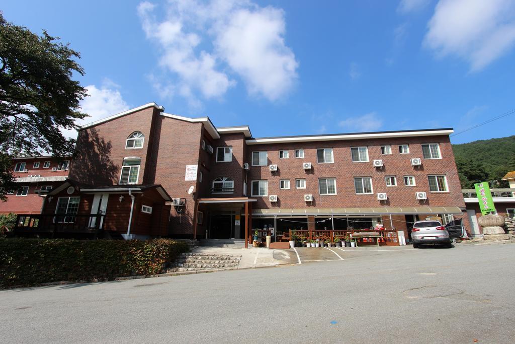 The Red House Motel Sokcho Exterior photo