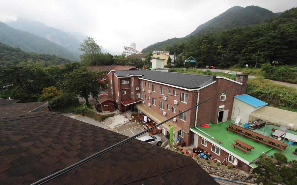 The Red House Motel Sokcho Exterior photo