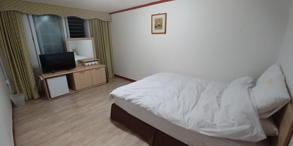 The Red House Motel Sokcho Exterior photo